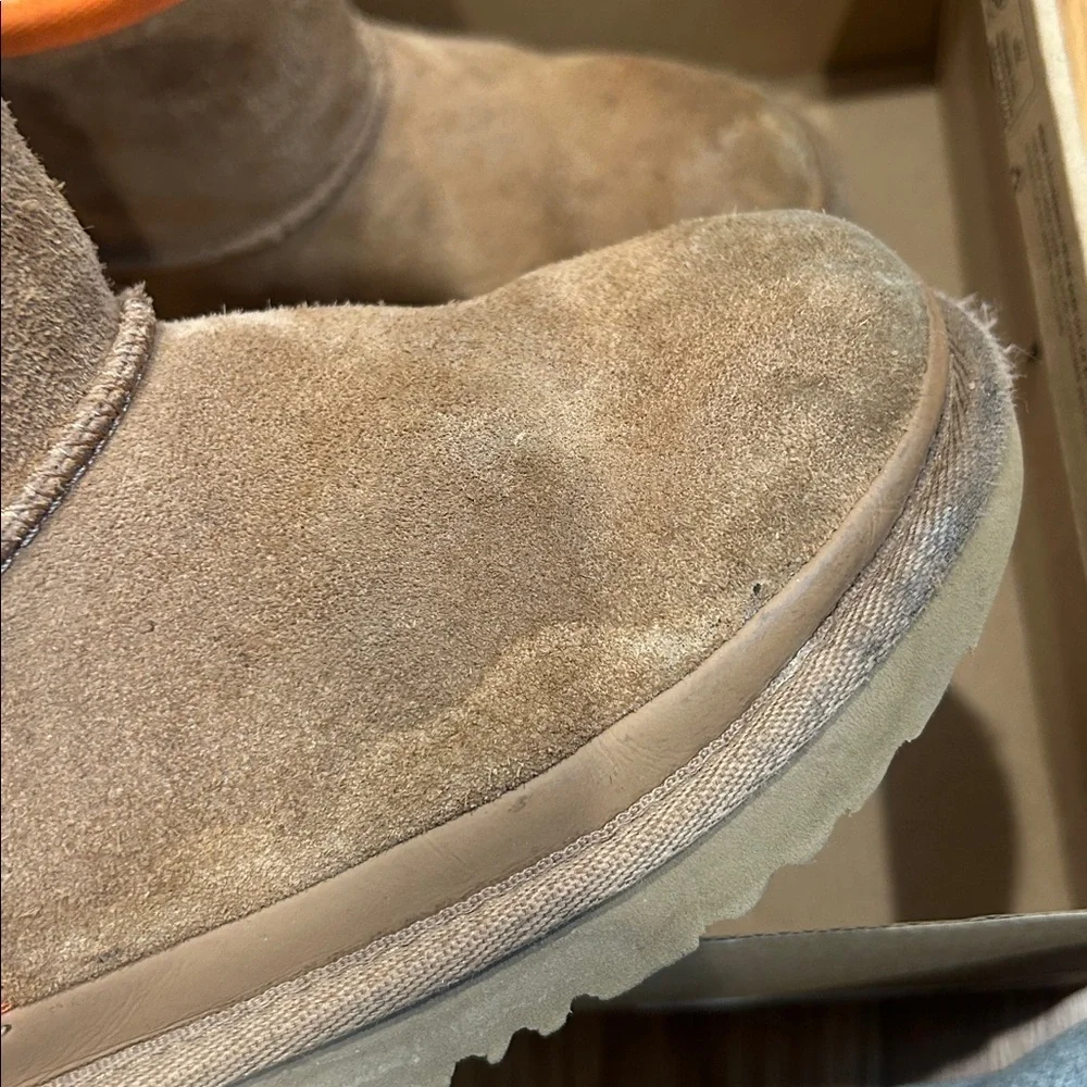 UGG Kids Tan and Orange zip ankle Boots chest nut / preowned